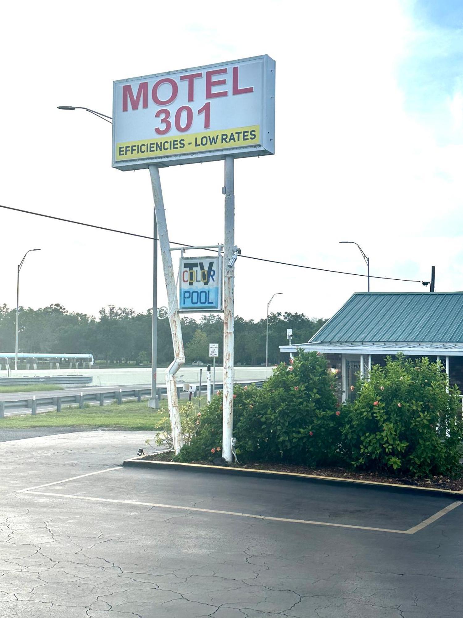 Motel 301 โอเรียนท์พาร์ก ภายนอก รูปภาพ