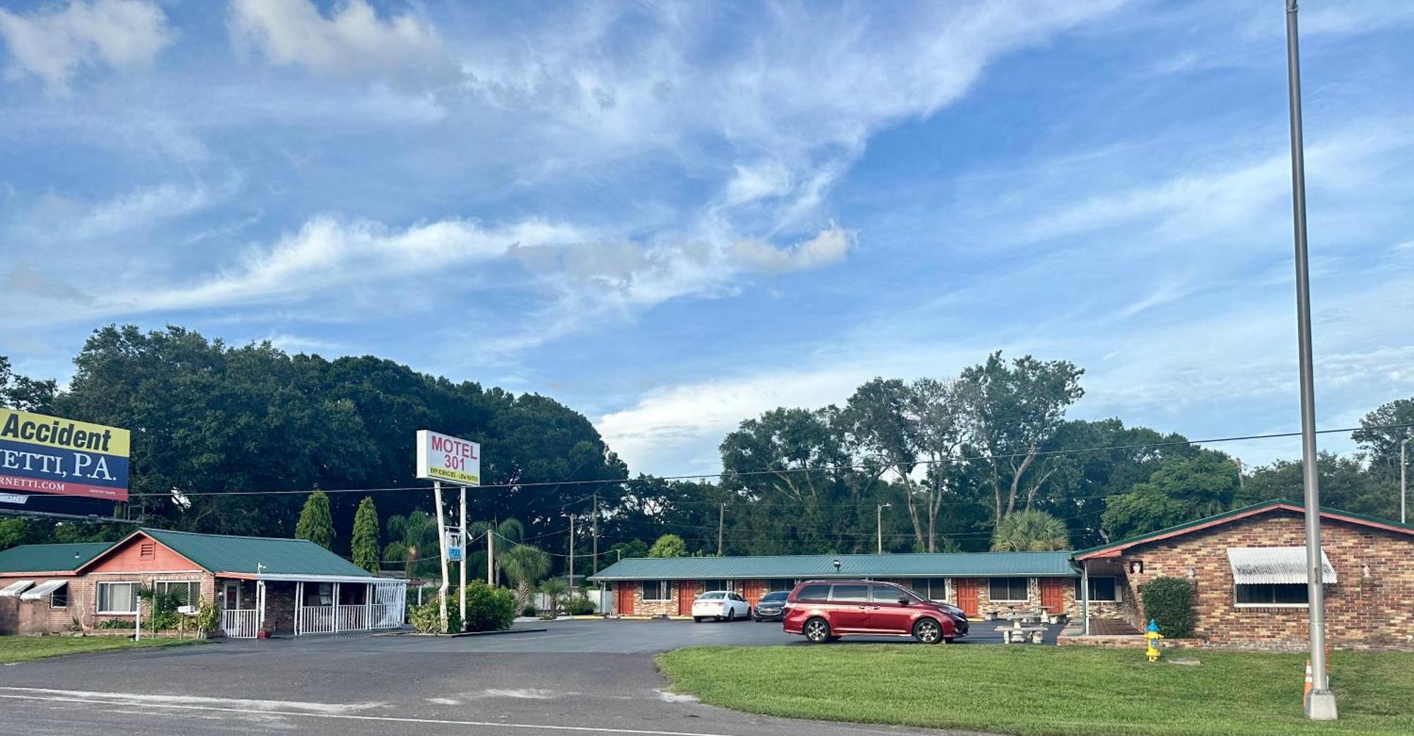 Motel 301 โอเรียนท์พาร์ก ภายนอก รูปภาพ